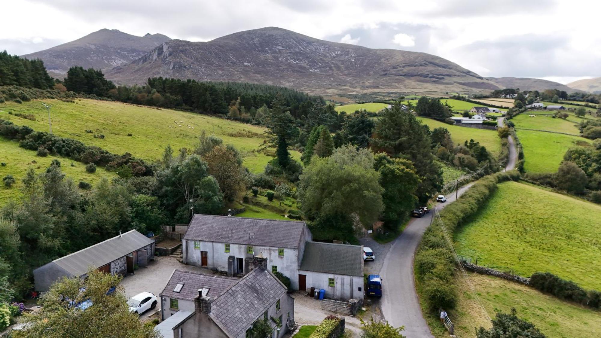 A Cosy Place In The Heart Of The Mournes Kilcoo エクステリア 写真